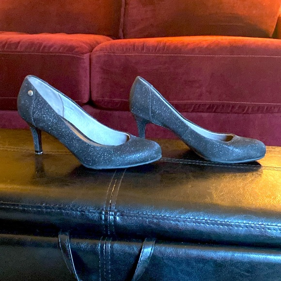 Life Stride Heels - Picture 2 of 4